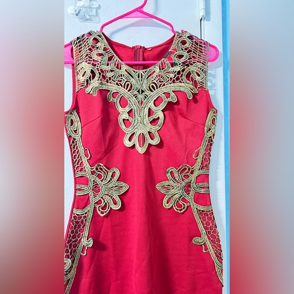 Elegant Red and Gold Floral Dress - Picture 8 of 13